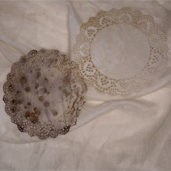 10 Grungy Coffee Stained Paper Doilies - Picture 1 of 6